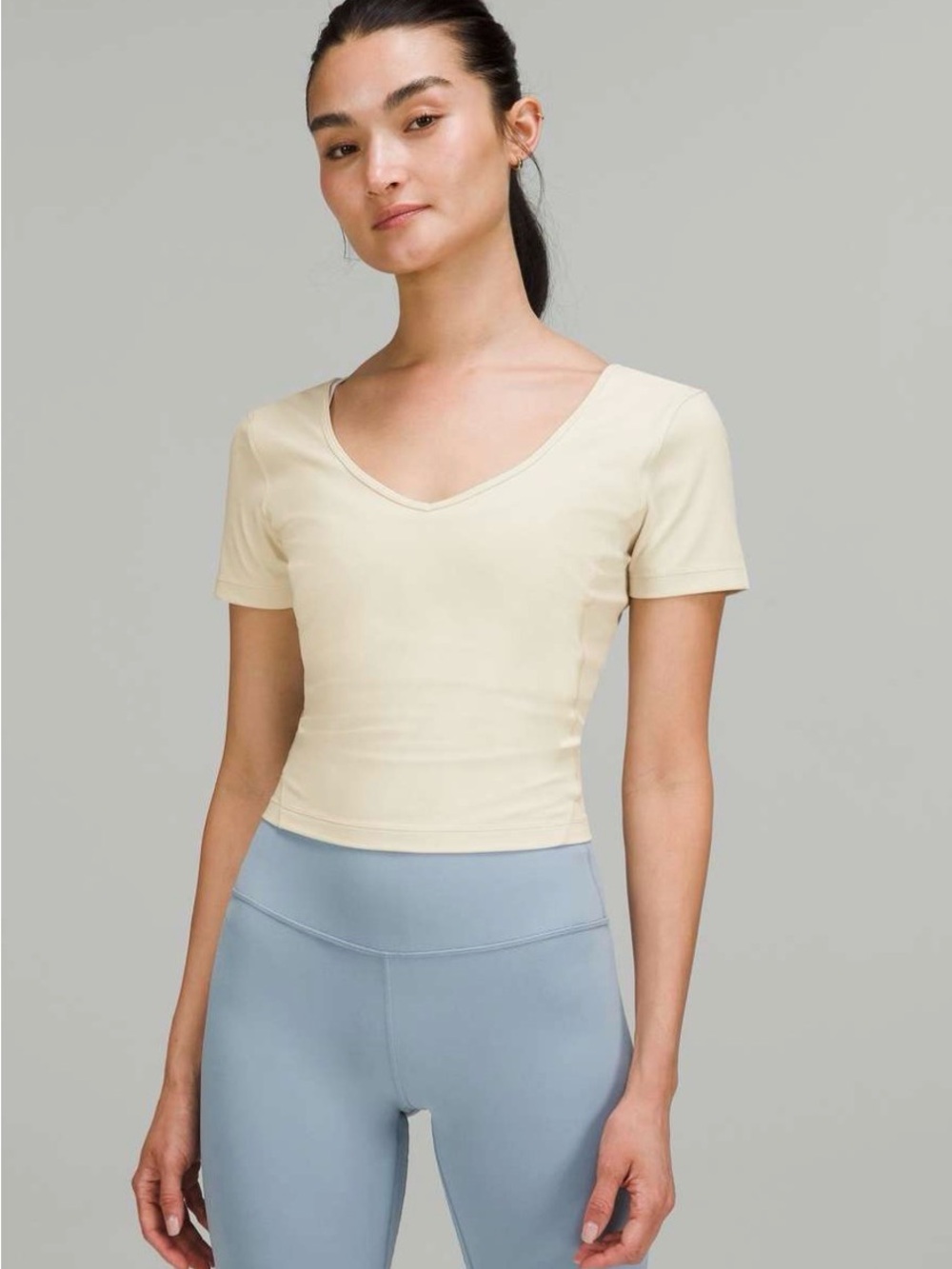 Lululemon Women's Cream V-Neck Short Sleeve Top
